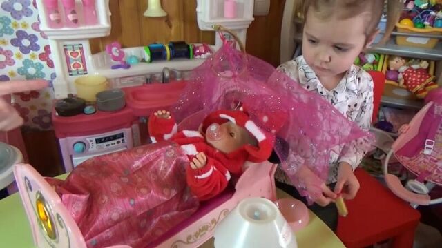 Беби Борн игрушечная кроватка для куклы распаковка игрушки Baby Born doll toy cot