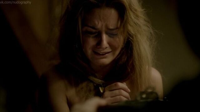 Эддисон Тимлин (Addison Timlin) голая в фильме "Девушка в ящике" (The Girl in the Box, 2016, Стивен Кемп) HD 1080p