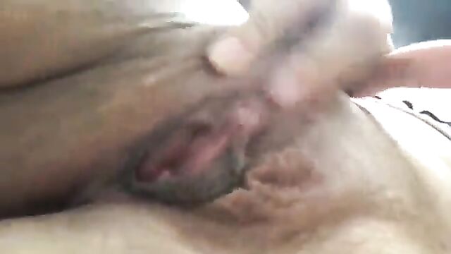 Old lady Vera Costa gets shameless and gives a blowjob