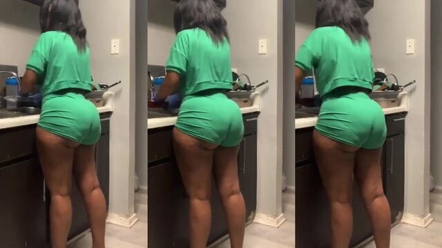 Ethiopian girl with big ass enjoys solo sex and masturbation