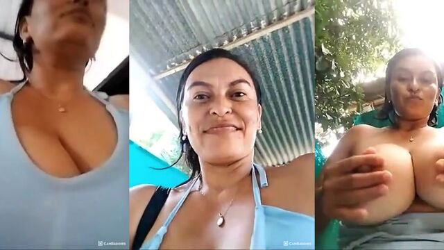 Mature Latina wants to show her boobs to the cameraman