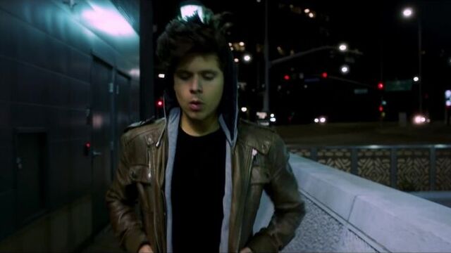 Rudy Mancuso Maia Mitchell - Sirens (Official Music Video)
