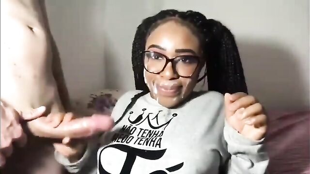 She came to ask for money and ended up sucking cock