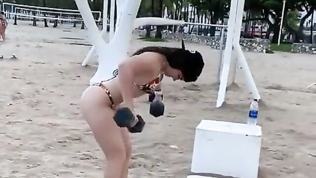 Tattooed girl Thaíssa Marvila shows her ass on Instagram
