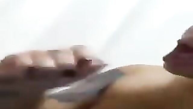 A sexy Brazilian woman has sex with a big guy in the street