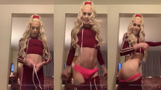 Jenna Gargles - Ass up pack, enjoy some vertical action with this star