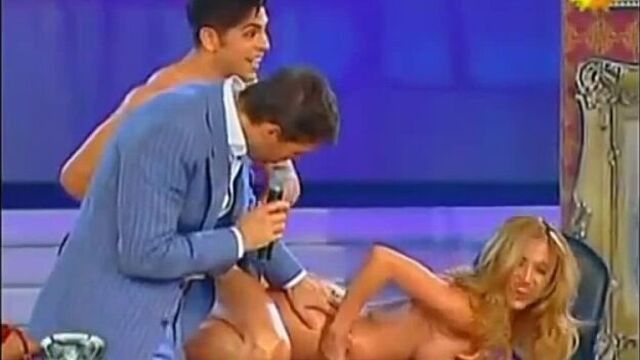 Belen Francese Desnuda Bailando - Strip Dance Bailando Showmatch TV in Засветы