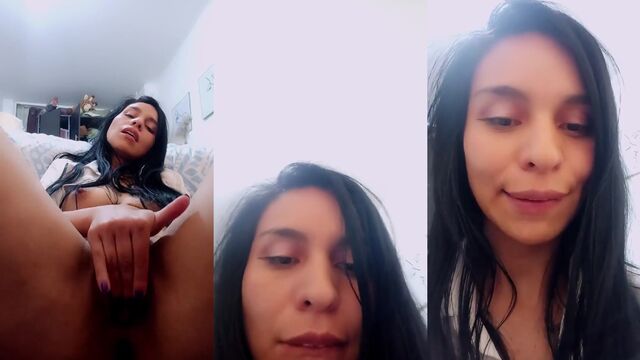 Beautiful girl's live show is simply awesome