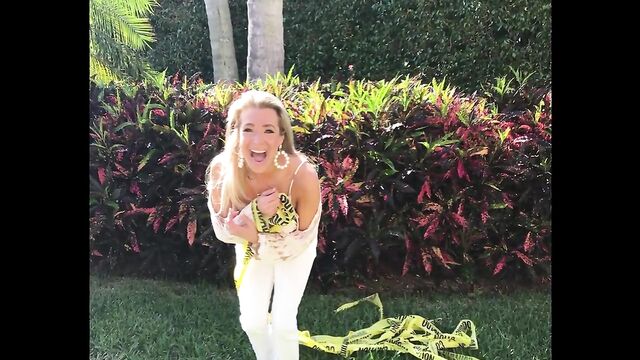 A reporter girl got fucked by a guy in the hotel room