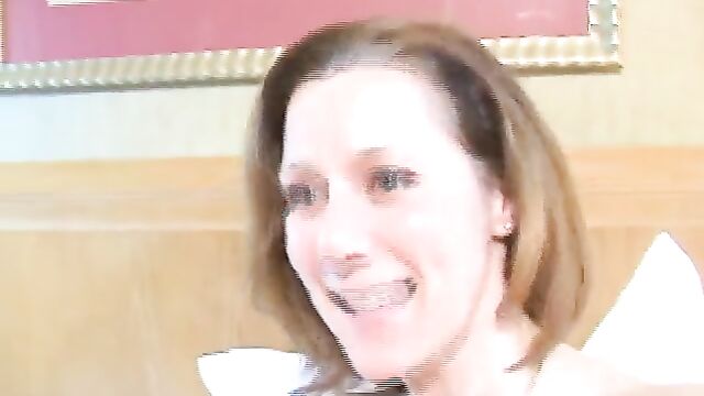 A sexy MILF gives a blowjob before going to bed, vintage 90s collection