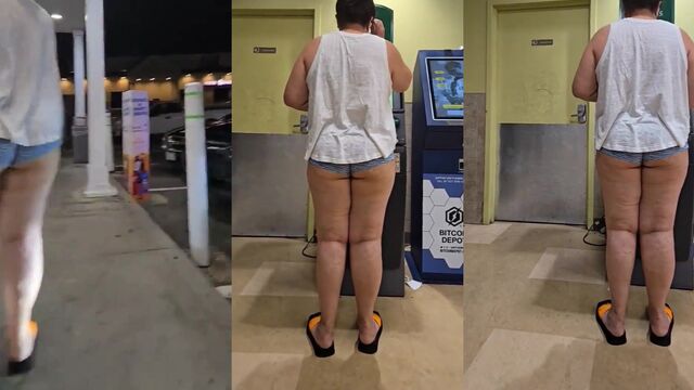 Argentinean MILFs caught flashing on the hidden camera