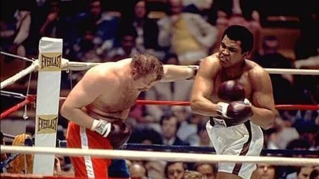 Мохаммед Али vs. Чак Уэпнер