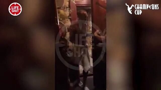 Жена застукала Глушакова в бане с другой девушкой