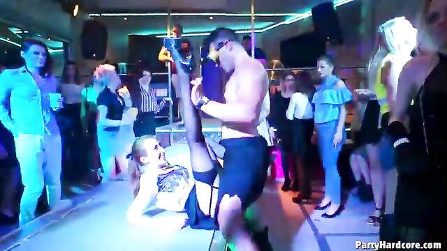 Girls going crazy in Las Vegas, part 2 - absolute spring break