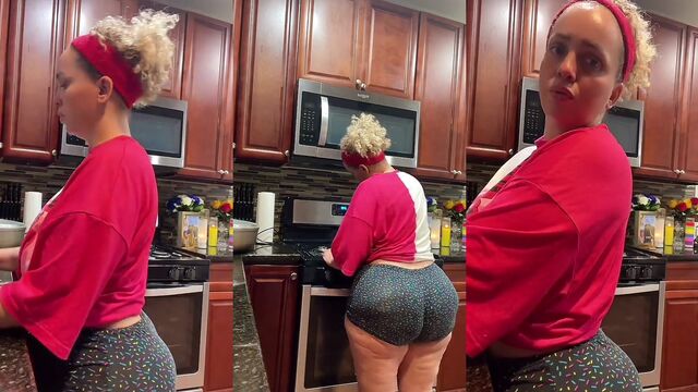 A blondie girl is fucking with her boyfriend in this hot video
