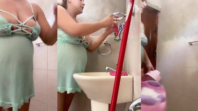 A pregnant woman with big breasts named Diana Párraga shares intimate moments