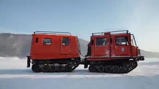 ГАЗ-3351 Заволжского завода гусеничных тягачей - полный аналог шведского BV-206