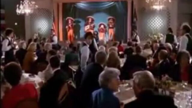 "Besame Mucho" – The Naked Gun 2½: The Smell of Fear / «Голый пистолет 2½: Запах страха» (1991)
