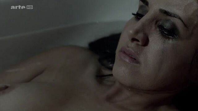 Narges Rashidi Nude - Von glucklichen Schafen (2014) HD 720p