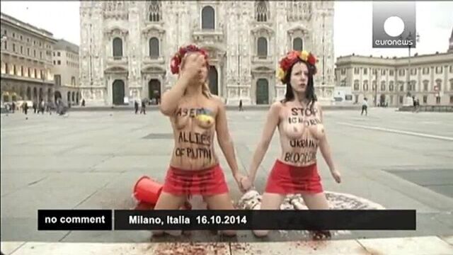 Активистки FEMEN топлесс встречают Путина