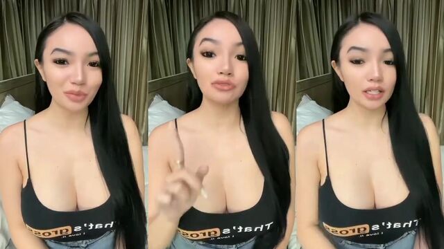 BIGO Monica Ardhea - Make my legs go weak