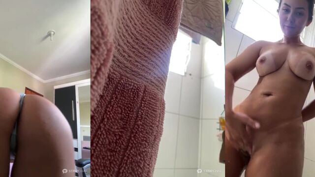 Safada taking a bath in live stream / Pt1