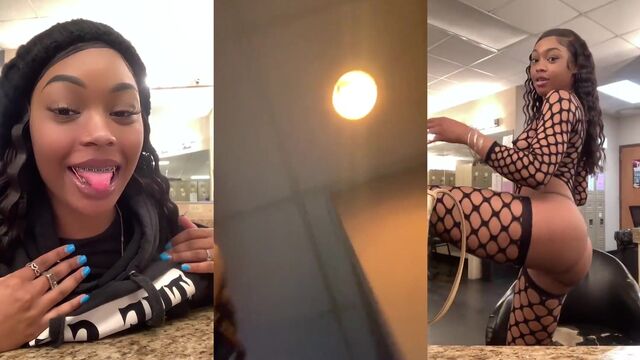 A sexy webcam show with Little Red on Peeks Social