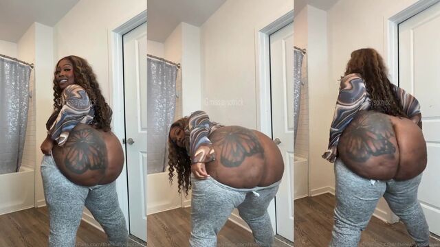 100 videos of big ass MILF clapping her cheeks
