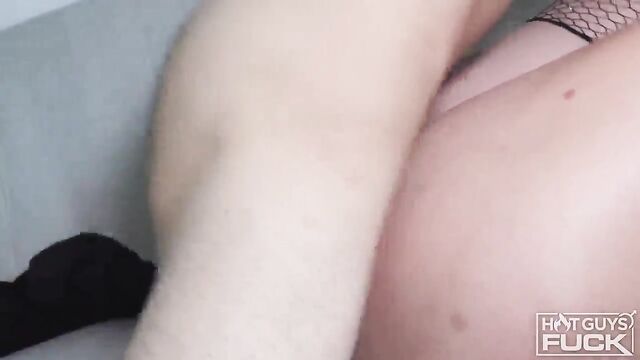 Kylie Storm is ready to show you her amazing cream and squirt session