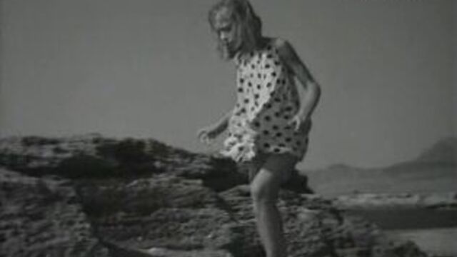 Девочка и эхо, 1964/Дедушка не велит мне в трусиках купаться/Так загорать лучше.