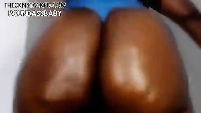 A thick chick has great skills in stacking and fucking!