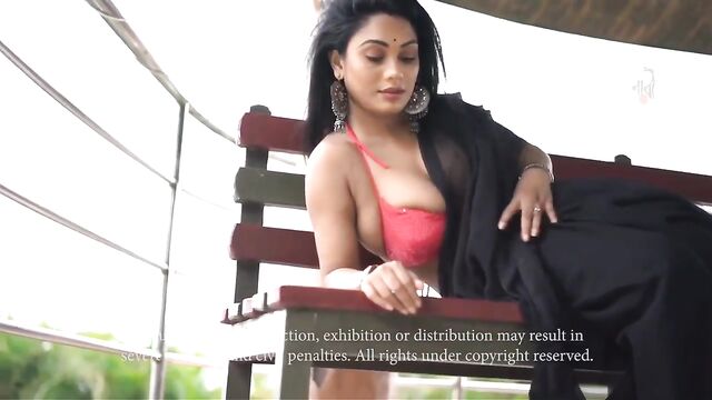 Models from Naari Magazine offer exclusive paid videos