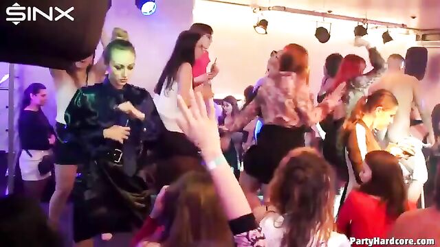 The craziest party ever, volume 44, where girls just want to have fun