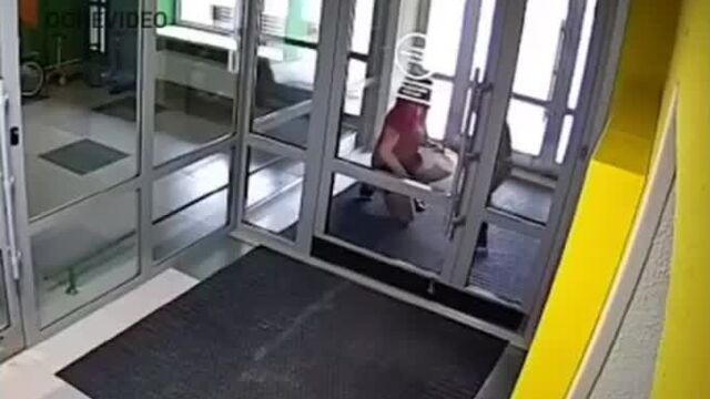 В Казани мать избила сына