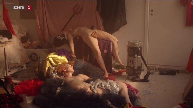 Louise Mieritz, Ditte Hansen Nude - Ditte Og Louise s01e04 (2015)