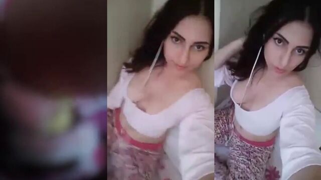 A hot young Turkish girl named Dilan Dere is fucking hard