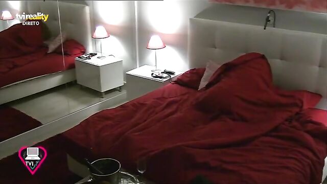 Hot MILF Gaia On Top gets her cunt creamed