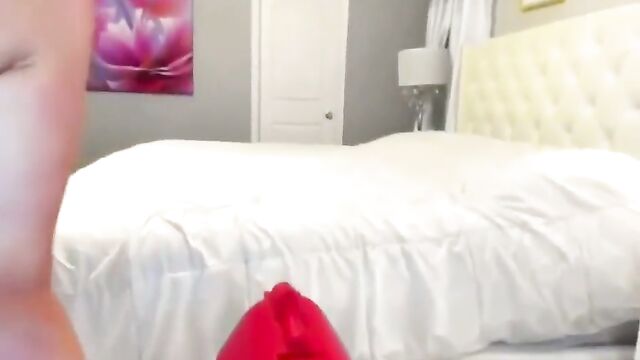 Kaci Kash is a slutty mom who loves to get fucked