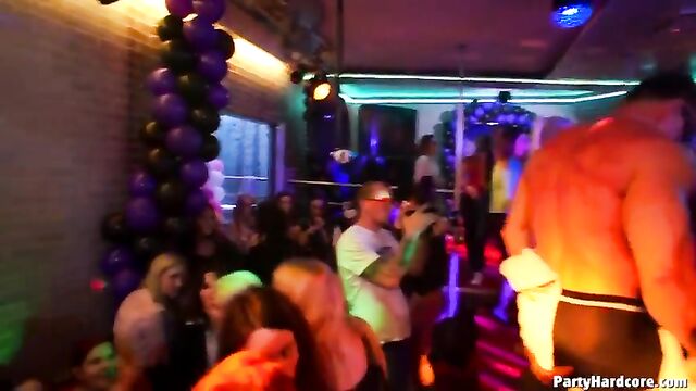 Girls Going Crazy in Vegas 02 - Part 1 (Las Vegas Girls Gone Wild)