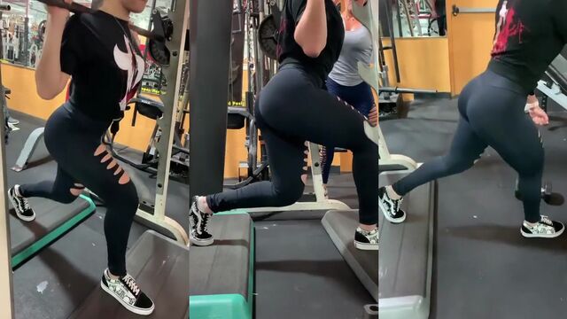 The sexy Thaíssa Marvila shows her ass on the camera for Instagram