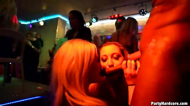 Girls Going Crazy in Las Vegas 02 - Part 1
