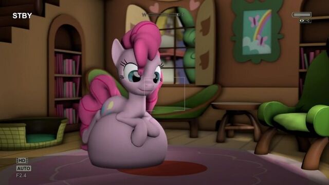 Pinkies party (SFM Pony Vore)