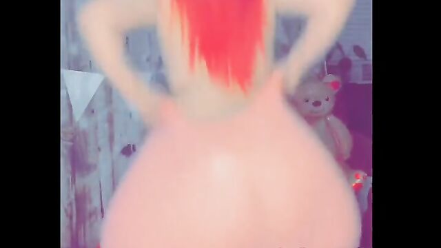 Randalin is too hungry for cock and she shakes her ass