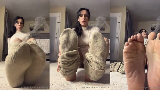Rapunzel shows her skills in footjobs and gives a deepthroat blowjob