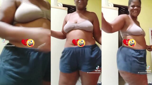 Brazileña with wide legs and big ass shows her huge butt to me