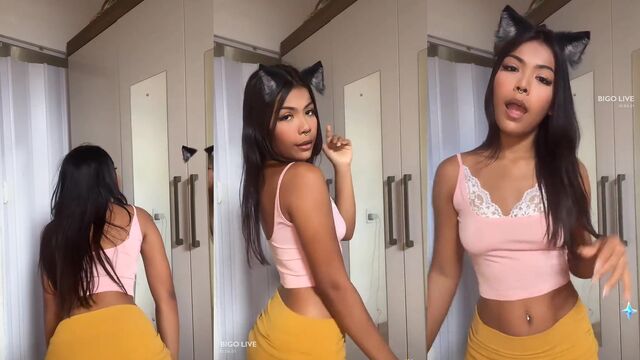 India is very hot and sexy, and she enjoys herself immensely