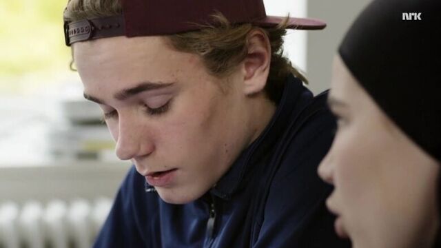 Skam.Стыд. [3 сезон/7 серия «Так ты гей?»]
