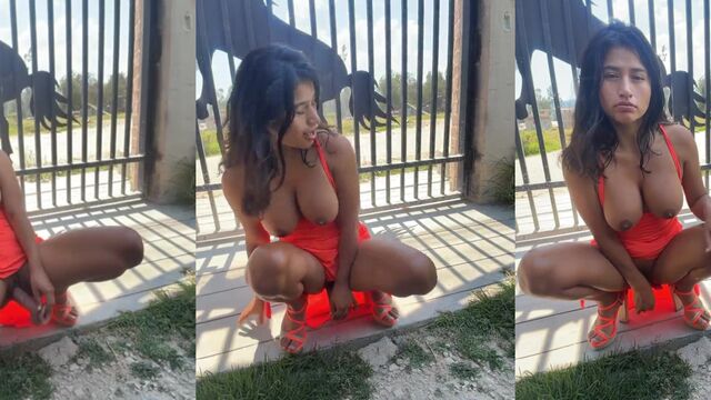 People walking by as she masturbates outside with her big ass out