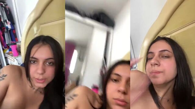 A buceta da novinha safada foi mostrada em live