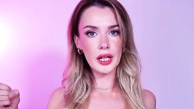 A guy masturbates to a hot girl giving a blowjob in this steamy JOI scene